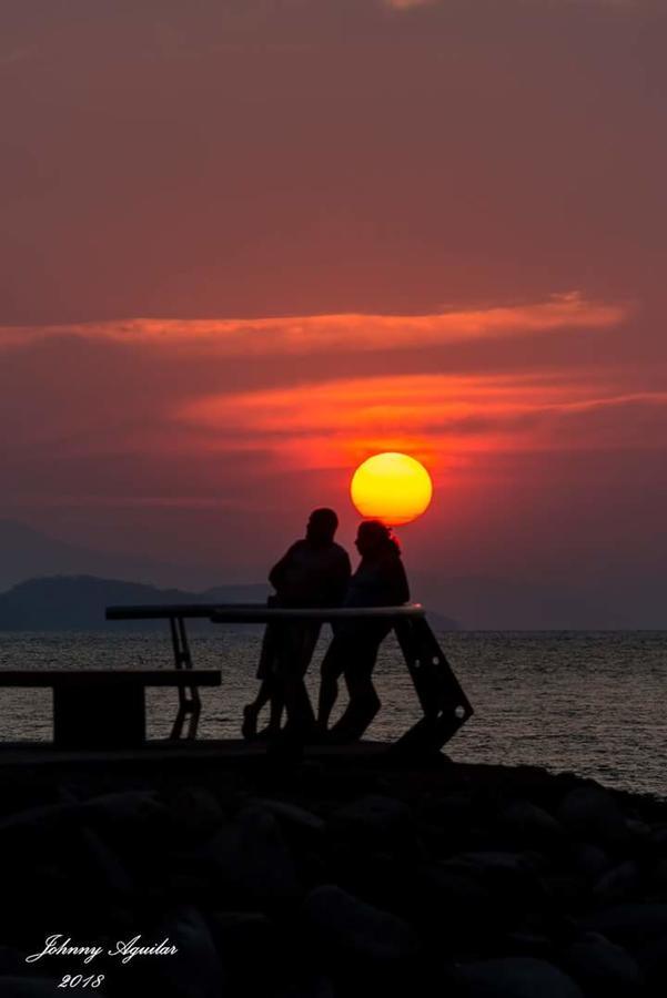 Atardecer Porteno Hotel Puntarenas Bagian luar foto